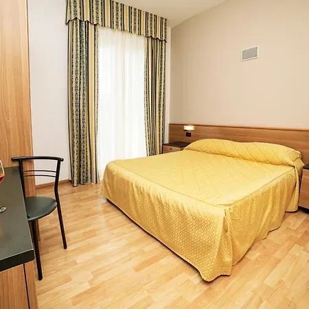 Mary Rose ラツィーゼ