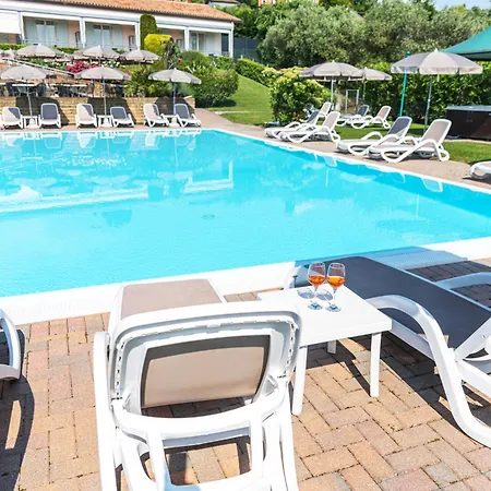 Mary Rose فندق 2*