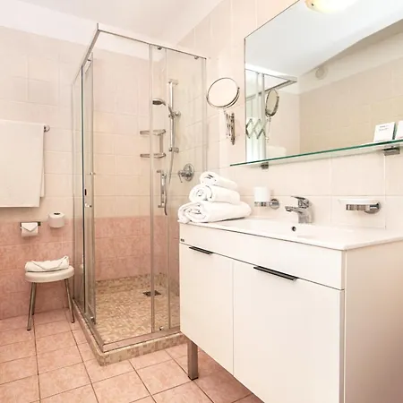 Mary Rose لاتيزي