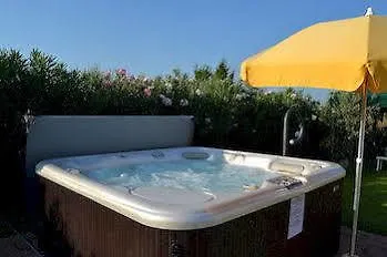 Mary Rose لاتيزي